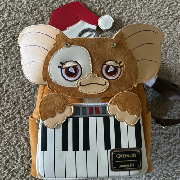 NWT Mogwai Gizmo Gremlins Loungefly Xmas Cosplay Holiday Min Backpack - Picture 3 of 13